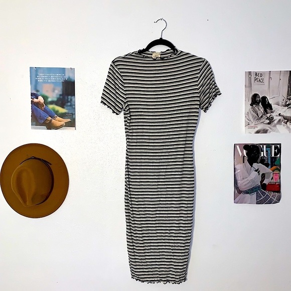 Caution to the Wind - Stripped Mid-length Dress - Picture 1 of 11